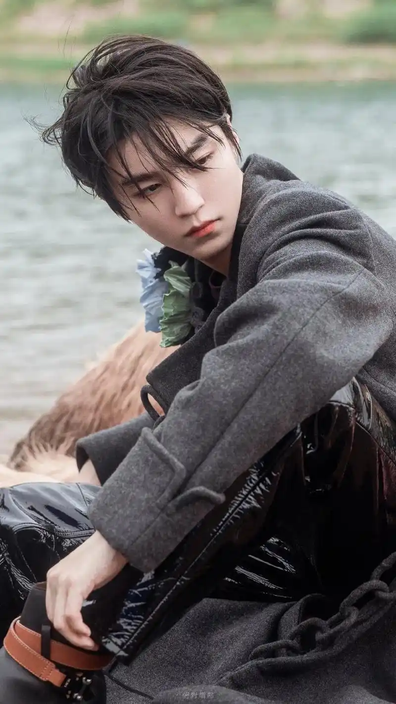 "你的眼神充满美丽,带走我的心跳"#王俊凯 #王俊凯让人心动 - 抖音