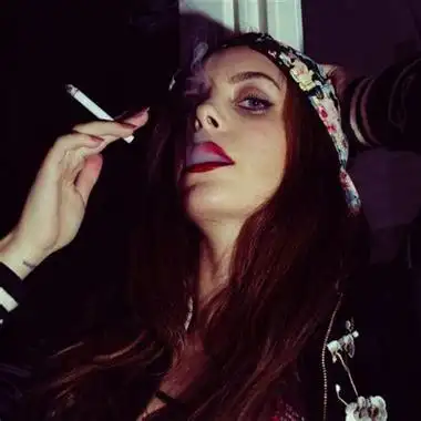 抽烟的女生文案很霸气