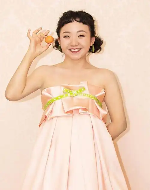 就喜欢辣目洋子这种身材就算胖的都没脚腕了但却没有什么赘肉