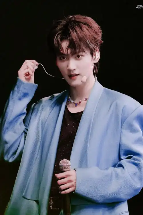 #周柯宇0424毕业快乐##into1告别限定演唱会时光场#