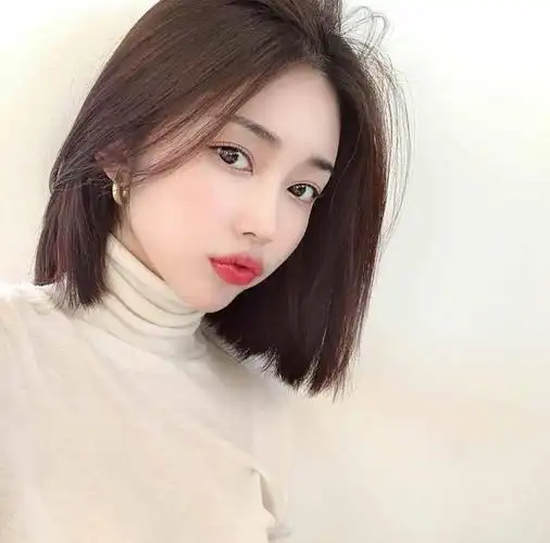 发量少短发发型(发量少的女生建议发型)