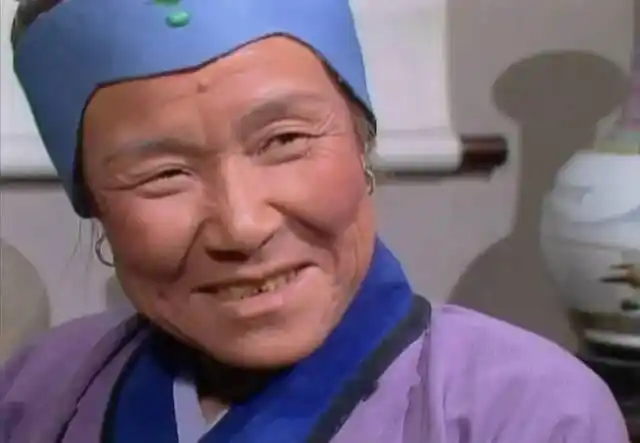 红楼梦刘姥姥人物形象200字(不要网上的答案)