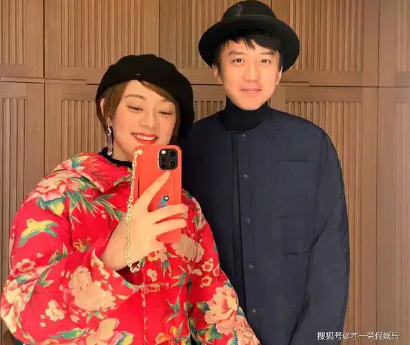 原创邓超晒与孙俪另类合照大长腿太吸晴网友影子都是夫妻相