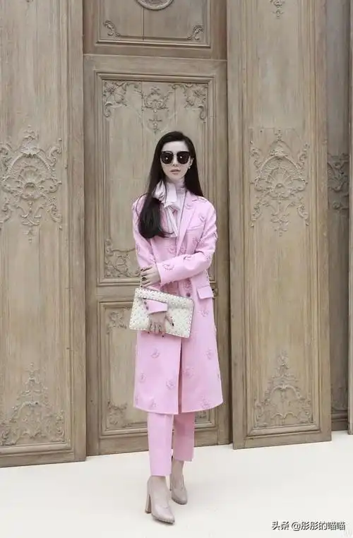 范冰冰可真奔放连3d透视裙都敢穿上身一般人真驾驭不来