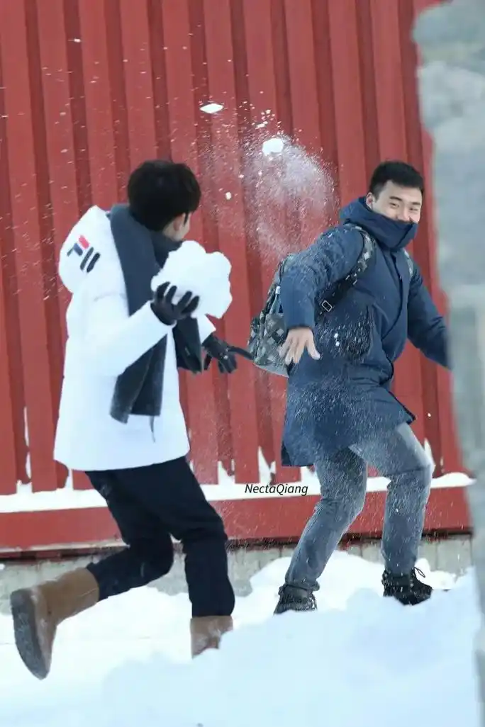 王源 王源与助理史强的快乐瞬间 - 抖音