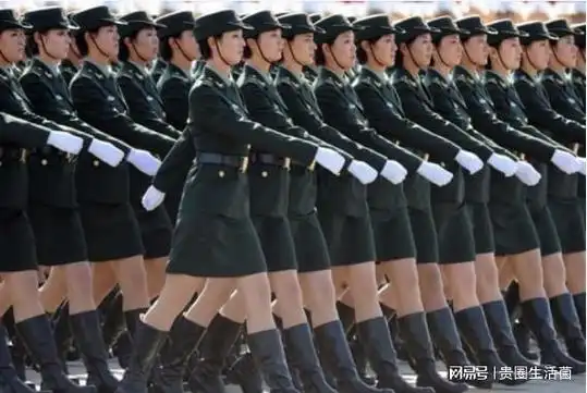 在阅兵式上,中国女兵为何要穿丝袜长靴?四点原因获各国赞赏