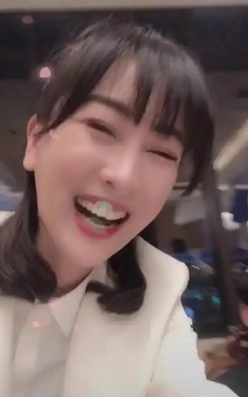 马苏否认给李小璐介绍男友,自曝目前还是"单身狗"_网易订阅