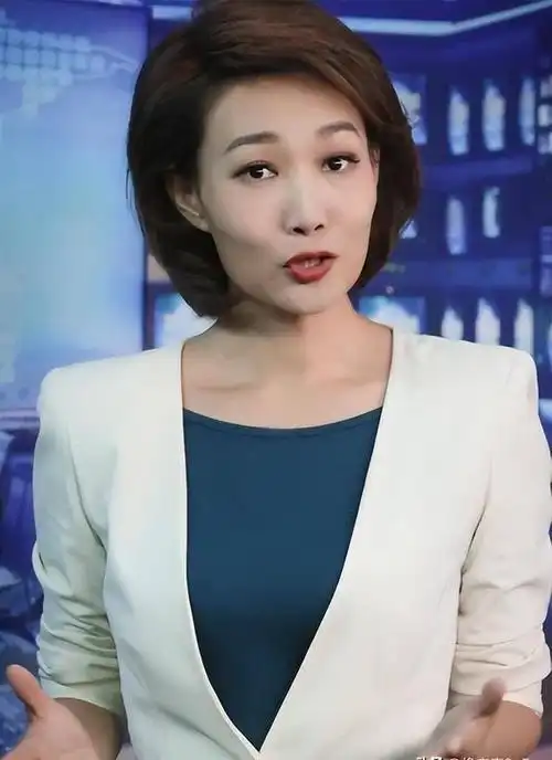 央视主持人李梓萌为何47岁还不结婚深扒之下终于知道了