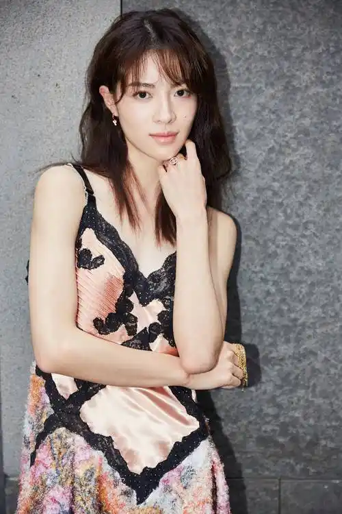 中国美女明星钟楚曦