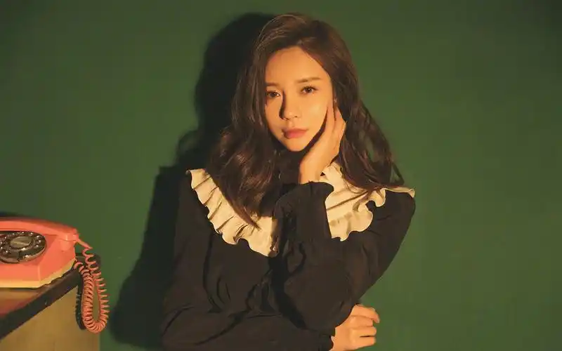 沈梦辰复古光影高清桌面壁纸