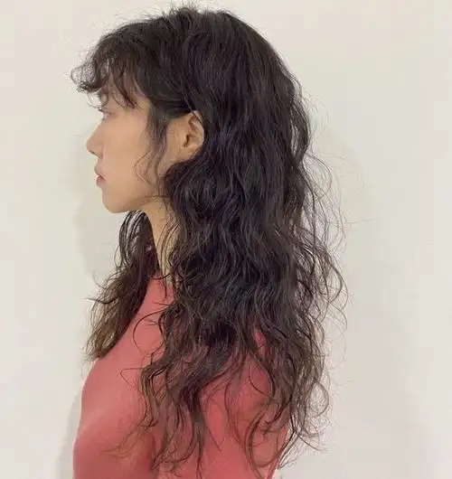 今冬流行"保暖烫"发型,蓬松时尚真洋气|烫发|蛋卷头|碎发_网易订阅