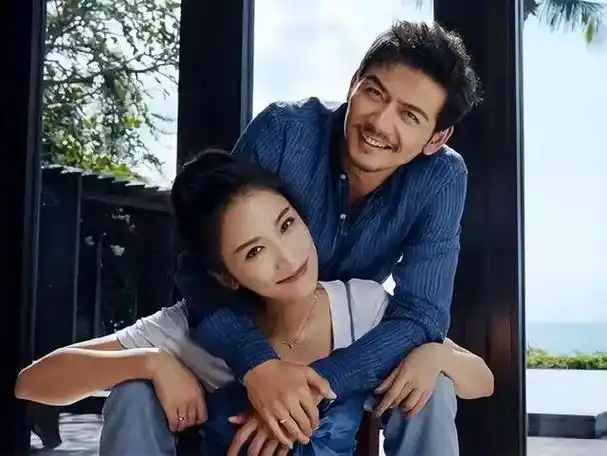 回顾从"顶流男神"到"顶级渣男",40岁杨烁是怎么走向堕落的?