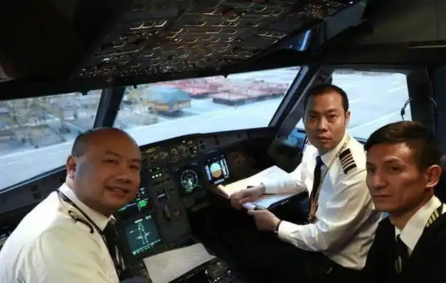 中国机长刘传健9800米高空救下128人着陆后为何半年没复飞