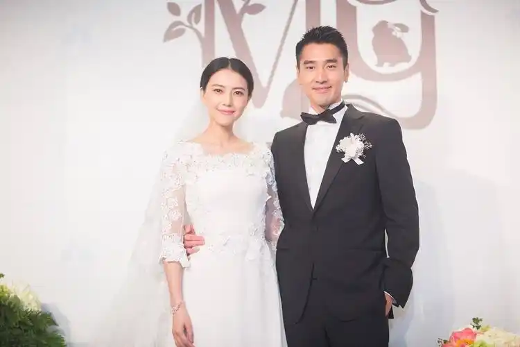 娱乐圈中10对明星夫妻们的婚纱照你最爱哪一对