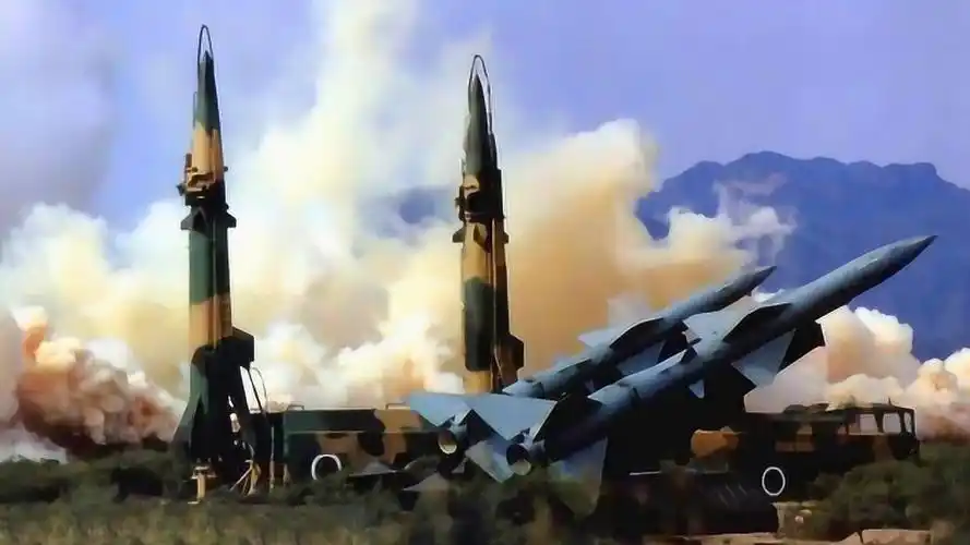 东风41洲际导弹发射过程射程可达约11000千米场面实在壮观