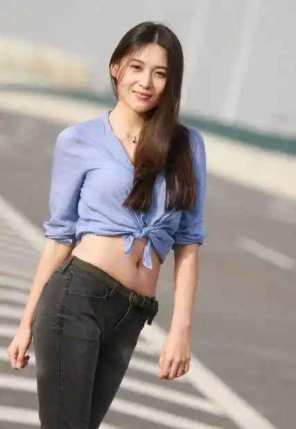 直到2011年,"停车场事件"的曝光,算是把宁丹琳一把推入了万丈深渊.