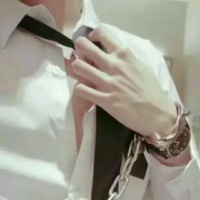 穿白衬衫高清男生头像