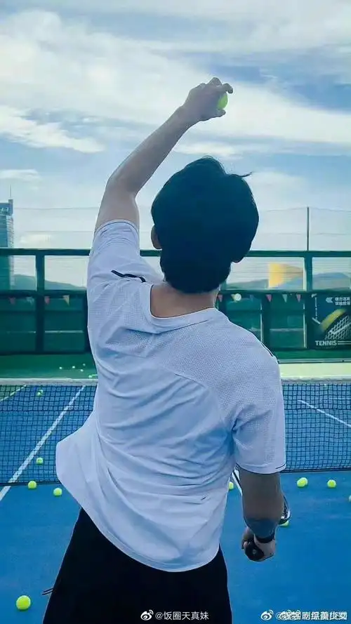 吴磊晒出《爱情而已》宋三川背影照真的是有被帅到!__财经头条