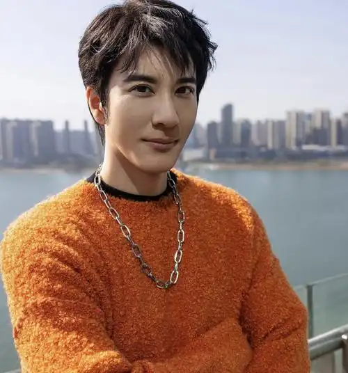 大变样!王力宏结束隔离近照曝光,留着长发满嘴胡子变大叔