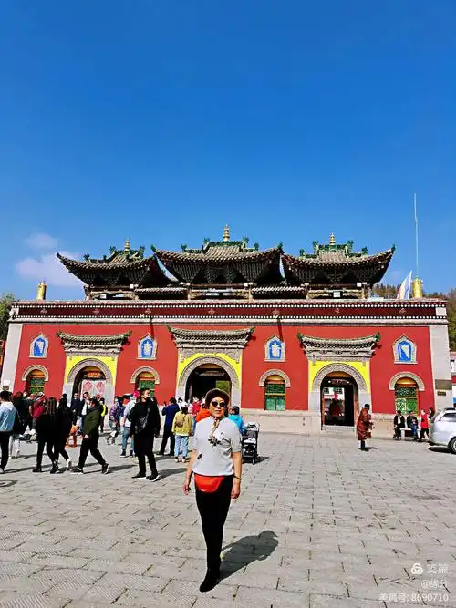 塔尔寺的进出口大门.