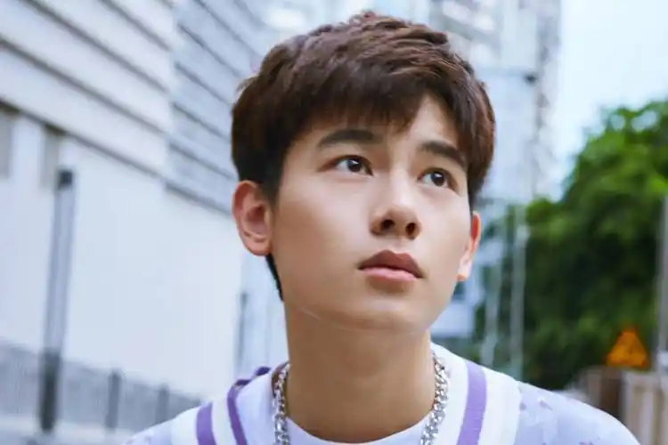 都不能,也不应该以如此不负责任,极端的个人行为,去伤害胡先煦