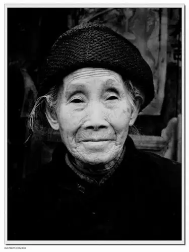 山村行摄之三——还是大山里的老人肖像(黑白)