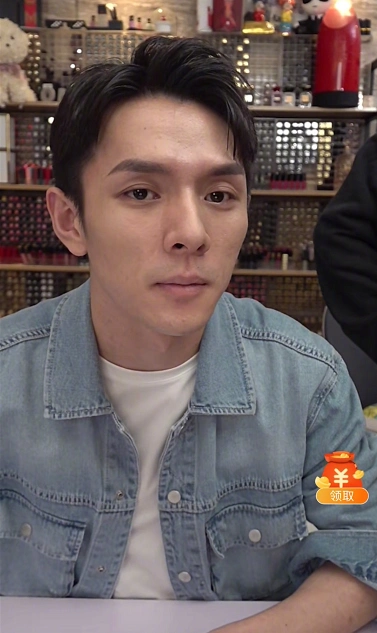 李佳琦素颜出镜遭网友吐槽?皮肤松弛,面容憔悴,精致人设彻底崩塌