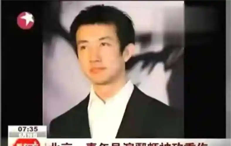 原创李小冉爱情前男友雇13人砍现男友最终花落5亿身家男闺蜜