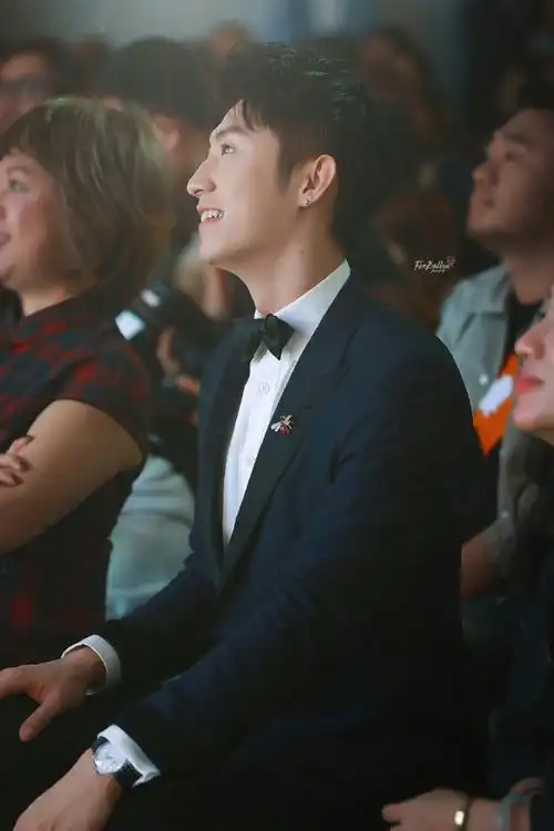 啥时候,还能看到我鱼这个发型呢@johnny黄景瑜#黄景瑜雪迷宫