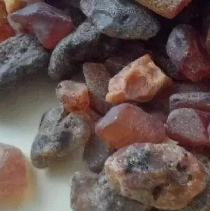 天然琥珀和马丽散的区别天然琥珀和马丽散有什么不一样