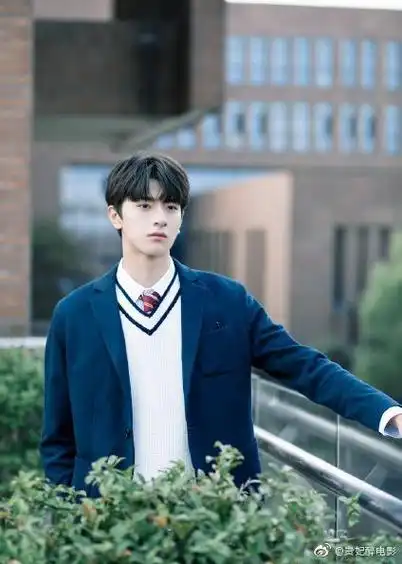《致我们暖暖的小时光》林一饰演顾未易#穿校服自成风景线的演员#主角