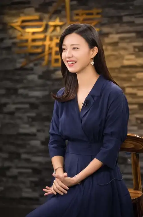 简介:傅晶甜美温婉写真图片,分享一组傅晶图片给大家,图中的明星图片