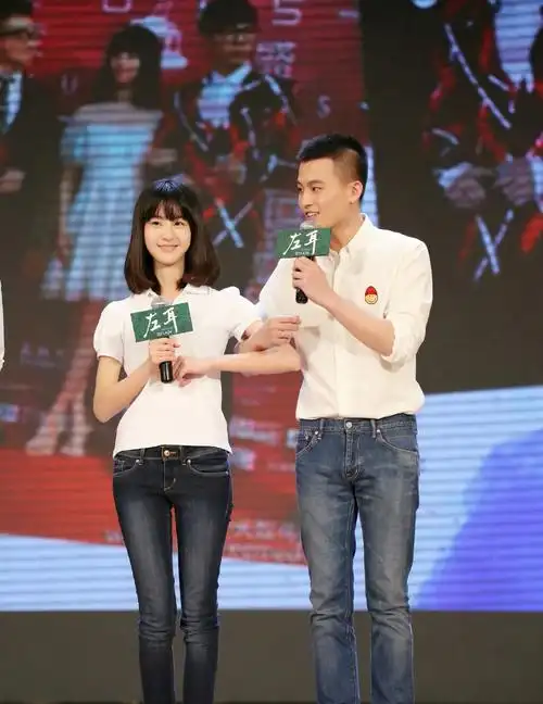 小耳朵陈都灵,演技自然好看,与大华互动很是"甜蜜"