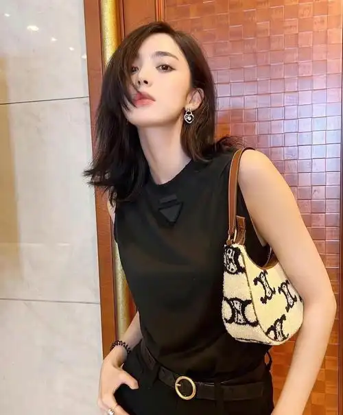 古力娜扎日常时尚私服