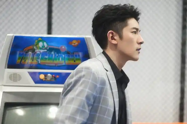 帅气的季肖冰,高清图片-壁纸族