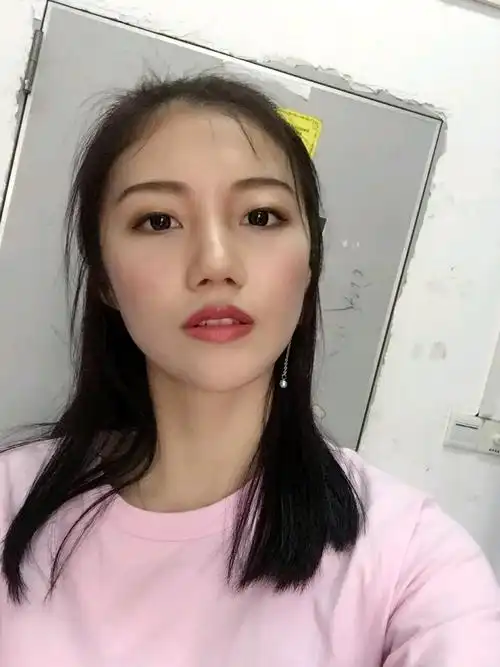 下巴为什么尖好看吗(为什么下巴尖的 脸是圆的)