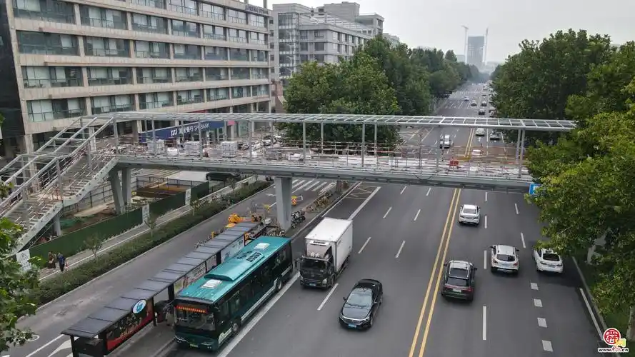 济南这里新添一座过街天桥未来市民过马路更快捷更安全了