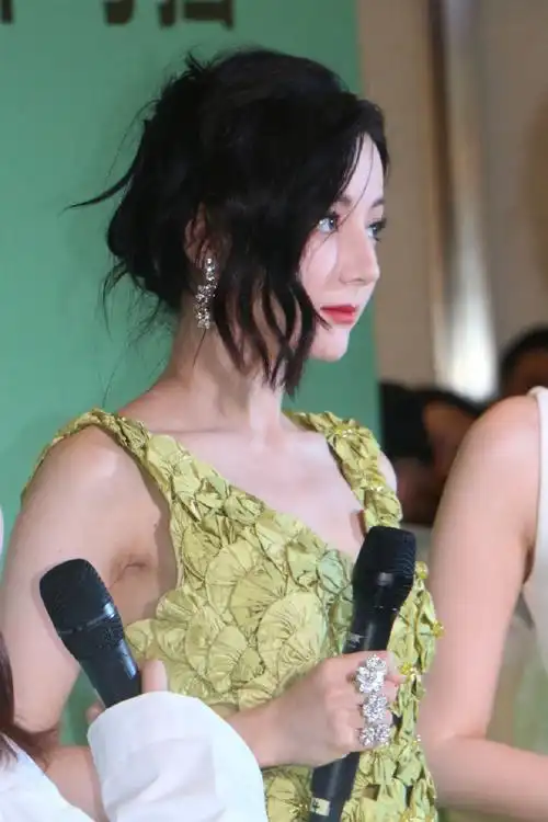 迪丽热巴生图