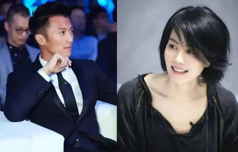 王菲与谢霆锋一同现身机场,坐摆渡车时谢霆锋把手搭在王菲腿上很是