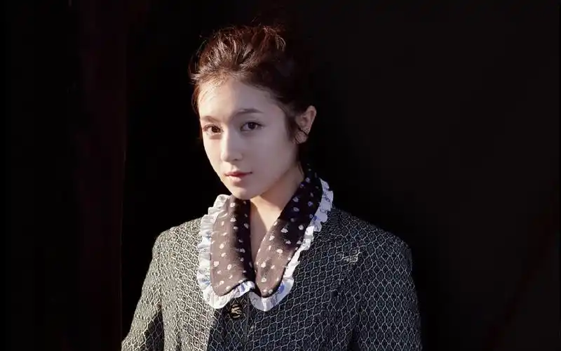 李兰迪时尚俏丽写真桌面壁纸