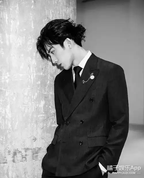 小栗旬不想说太多去夸《热血高校》时期的小栗旬.