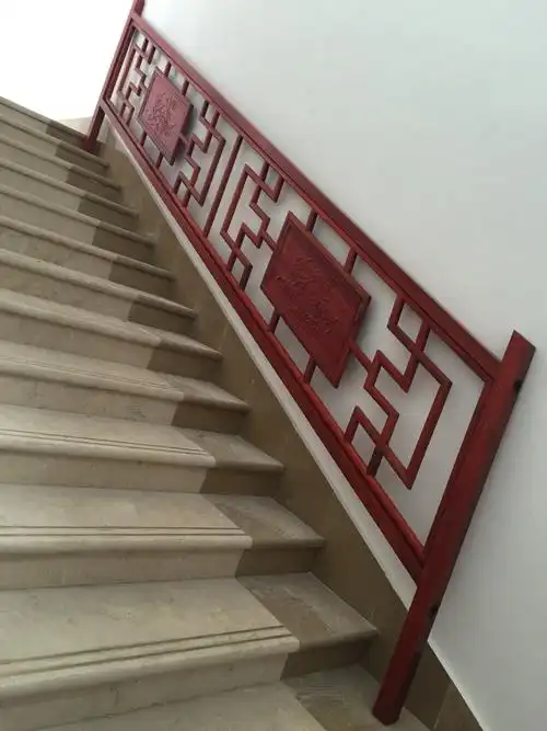 厂家定制 东阳木雕中式 仿古缅花格 实红木楼梯扶手批发