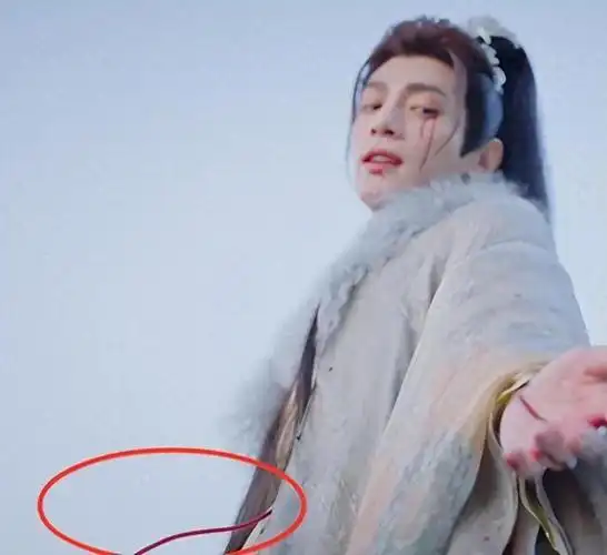 影视剧中的穿帮镜头,一个比一个意外,最后一张更是让人笑到扶墙