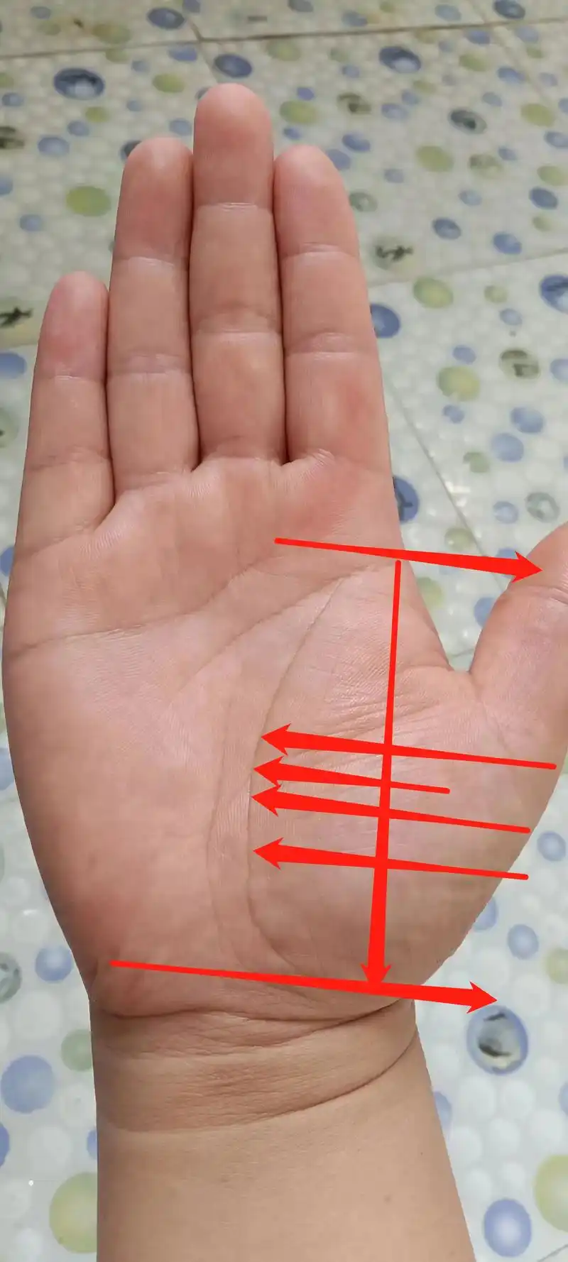 随喜解答手纹.为缘主解析手纹,我断其父亲运势比较弱,会出现癌 - 抖音