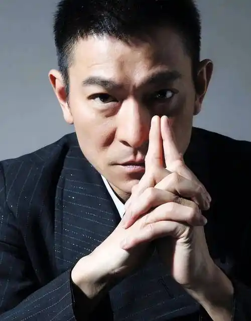 "影帝光鲜亮丽的另一面:刘德华讲述私生饭跟踪以及床底藏匿经历"