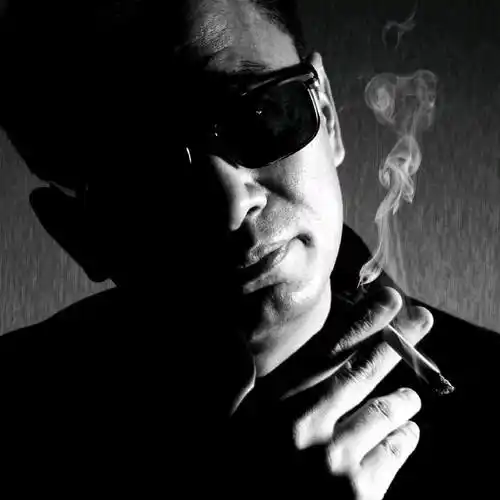 为什么王家卫所有电影都是四字的?