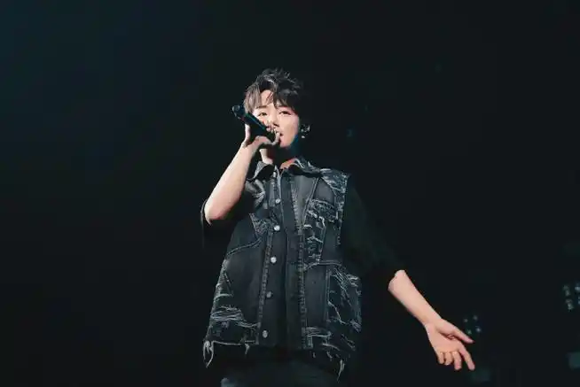 队长广州演唱会#宝藏歌手队长内地巡演今日官宣,太让人期待了,4.