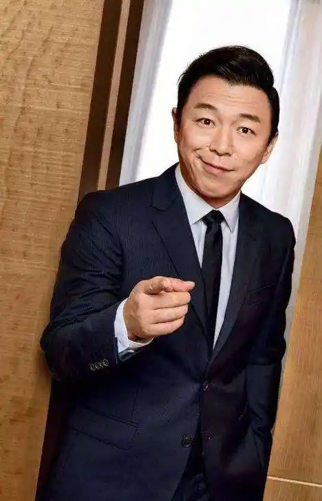 回顾演员黄渤我这辈子正确的决定就是娶了平凡的妻子小欧