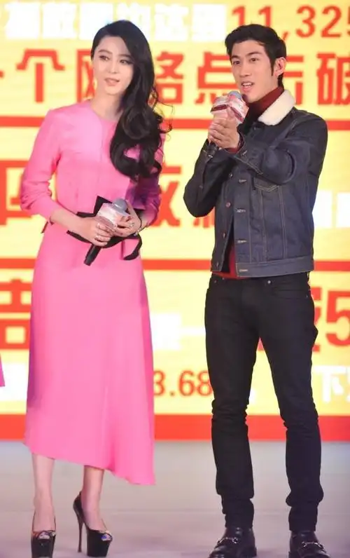 168的范冰冰只要穿上高跟鞋,就能跟他差不多高,甚至比他还高了.