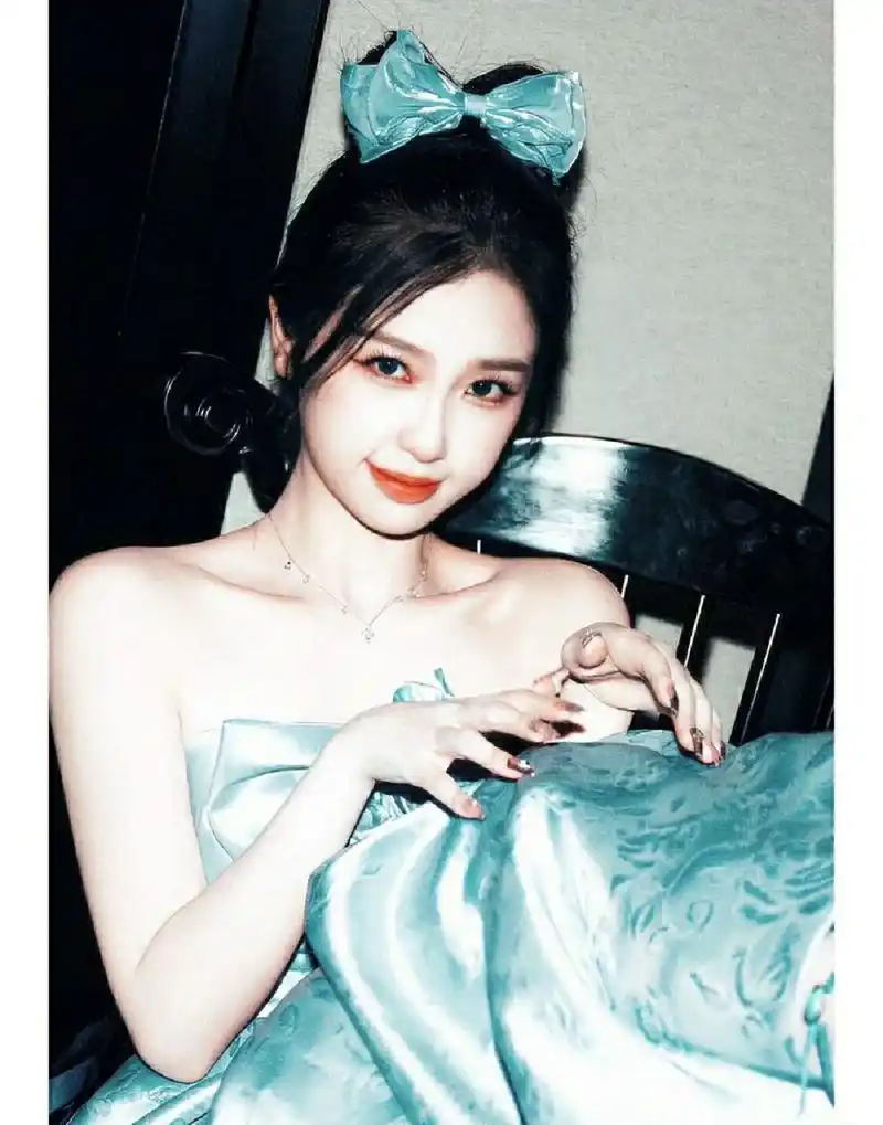 虞书欣绝美神图7878